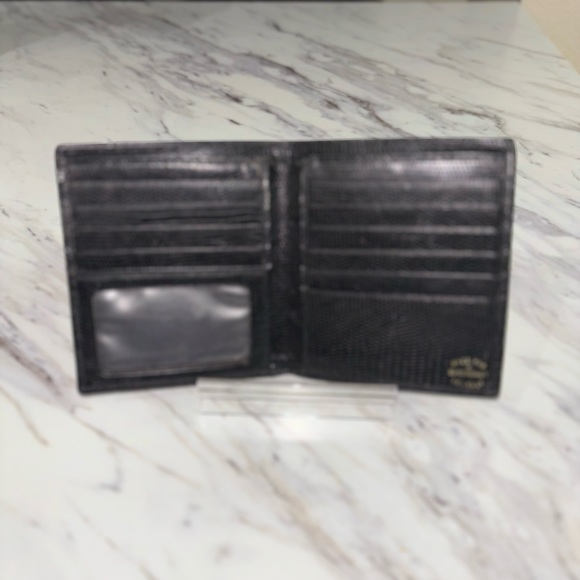 Bloomingdale’s Lizard embossed leather wallet. - Picture 3 of 9